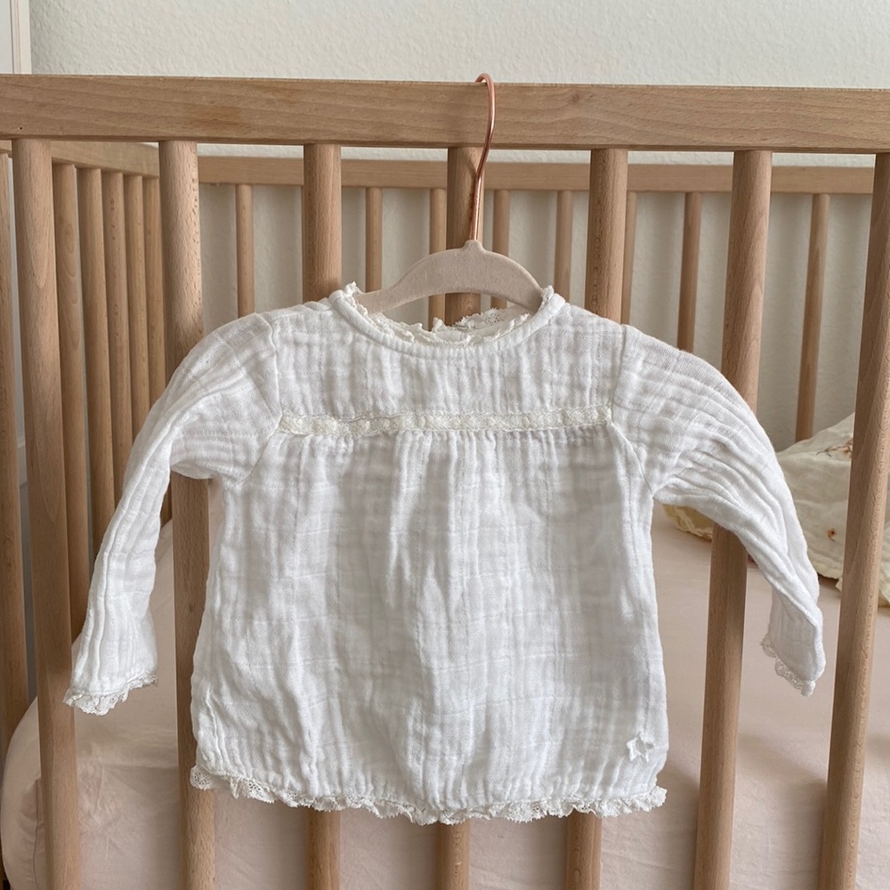 Tocoto Vintage | baby girl muslin gauze long sleeve blouse top with lace trim